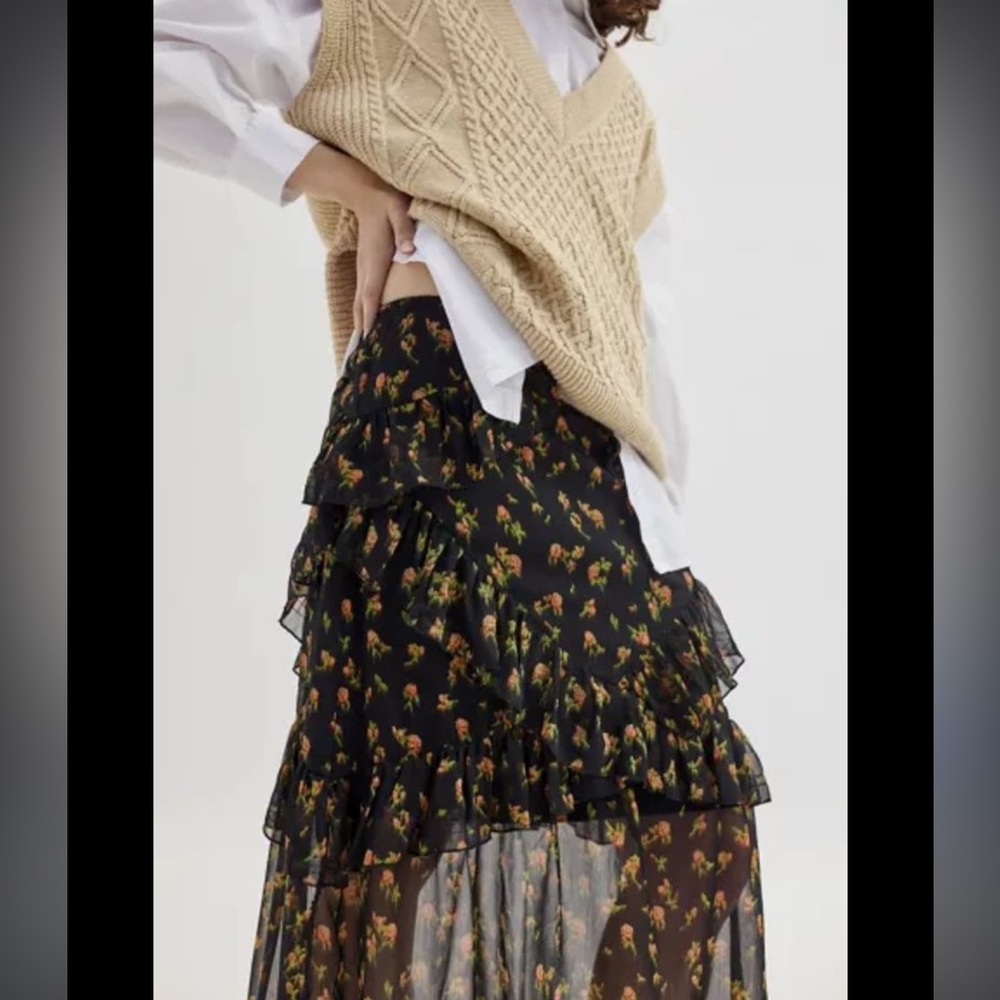 NWT Urban Outfitters Tuli Ruffle Midi Skirt in Black Floral Flowy Size Large